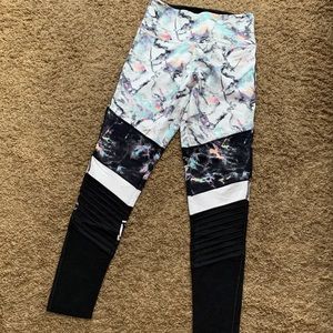 VS Pink Ultimate Leggings